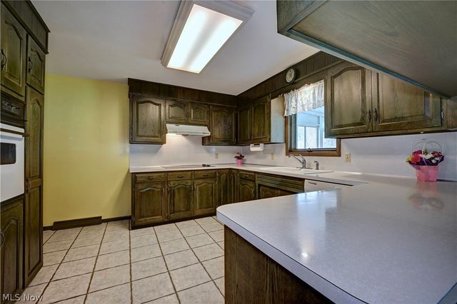 11652 Sandyville Road NE, Sandyville, OH 44671