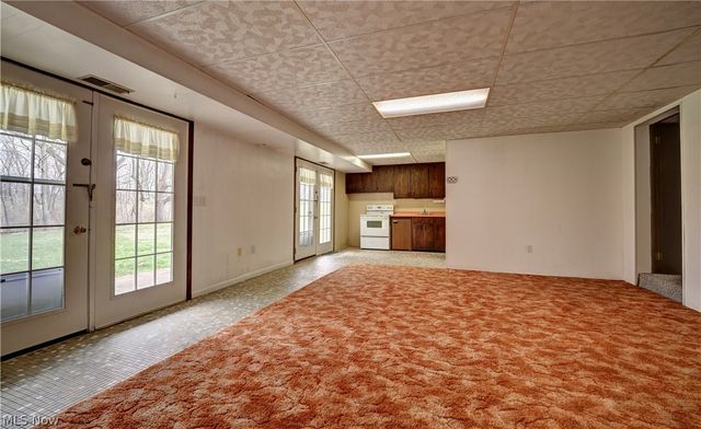 11652 Sandyville Road NE, Sandyville, OH 44671