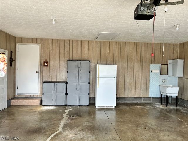 11652 Sandyville Road NE, Sandyville, OH 44671