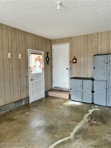 11652 Sandyville Road NE, Sandyville, OH 44671