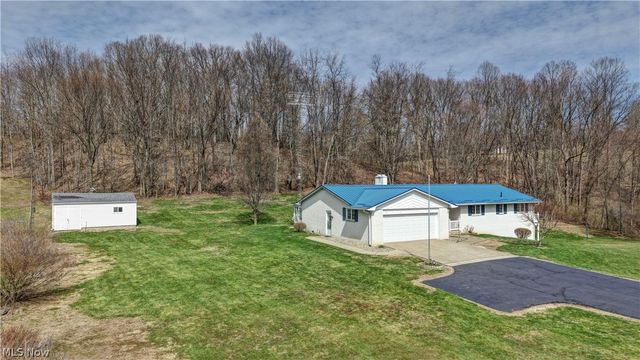 11652 Sandyville Road NE, Sandyville, OH 44671