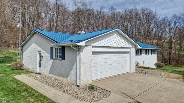 11652 Sandyville Road NE, Sandyville, OH 44671