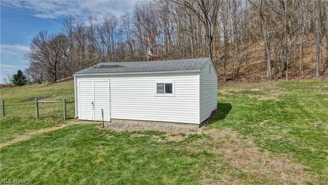 11652 Sandyville Road NE, Sandyville, OH 44671