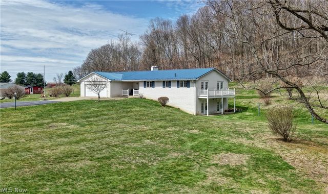 11652 Sandyville Road NE, Sandyville, OH 44671