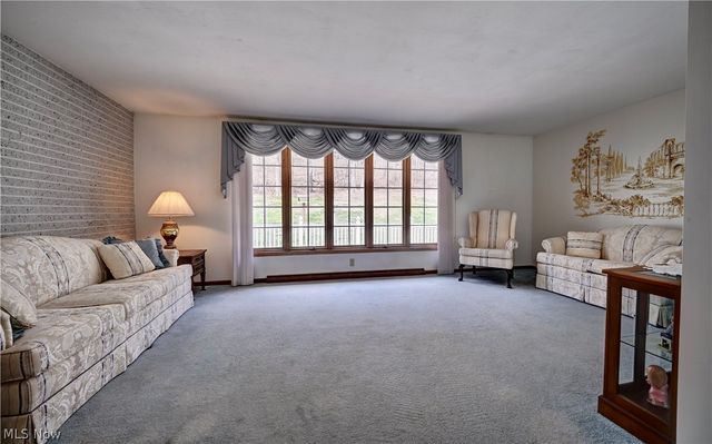 11652 Sandyville Road NE, Sandyville, OH 44671