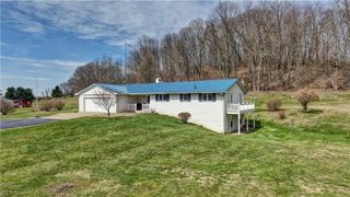 11652 Sandyville Road NE, Sandyville, OH 44671