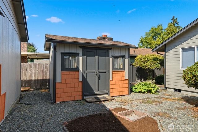 1218 10th Avenue NW, Puyallup, WA 98371