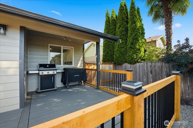1218 10th Avenue NW, Puyallup, WA 98371