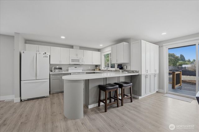 1218 10th Avenue NW, Puyallup, WA 98371