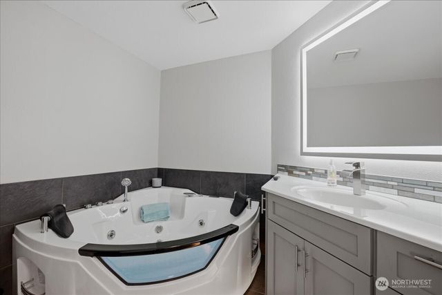 1218 10th Avenue NW, Puyallup, WA 98371