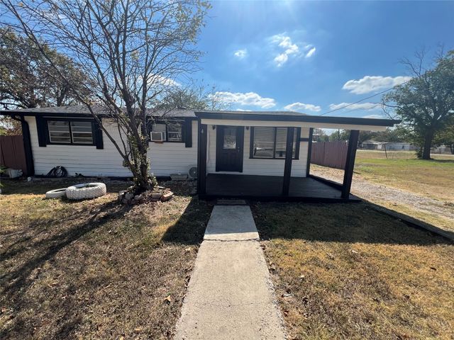402 E Davis Avenue, Alvarado, TX 76009