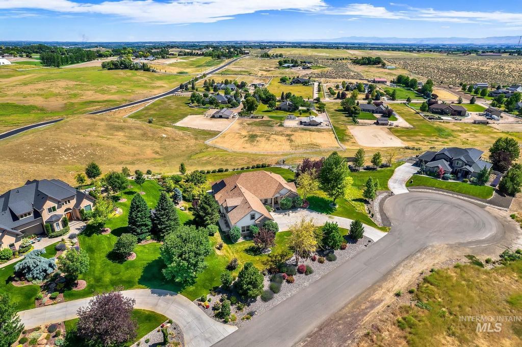 25325 Desert Springs Circle, Star, ID 83669