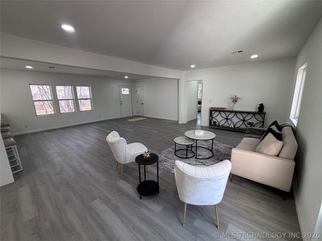 1760 S 79th East Avenue, Tulsa, OK 74112