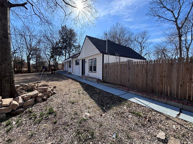 1760 S 79th East Avenue, Tulsa, OK 74112