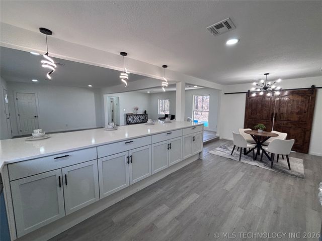 1760 S 79th East Avenue, Tulsa, OK 74112