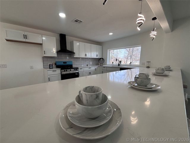 1760 S 79th East Avenue, Tulsa, OK 74112