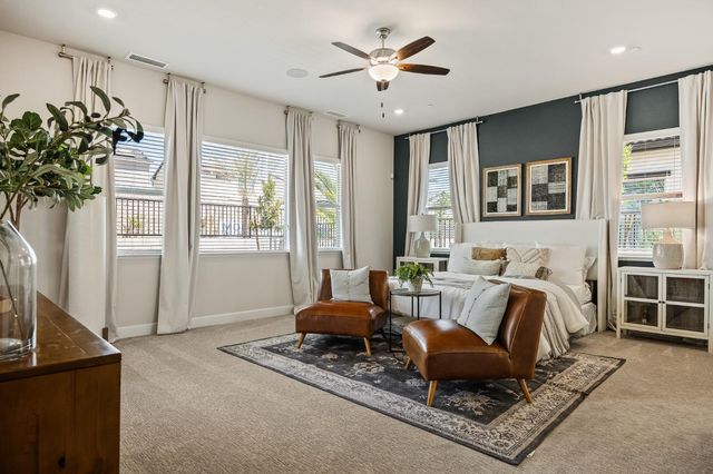 11214 N Via Ravenna Drive, Fresno, CA 93730