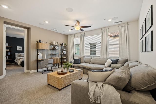 11214 N Via Ravenna Drive, Fresno, CA 93730