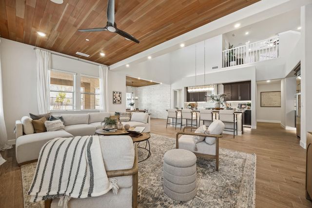 11214 N Via Ravenna Drive, Fresno, CA 93730