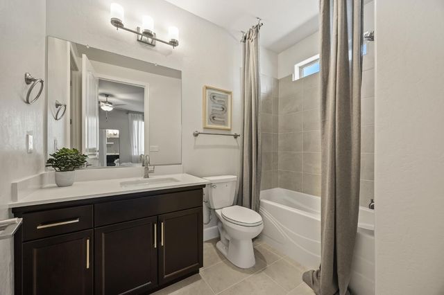 11214 N Via Ravenna Drive, Fresno, CA 93730