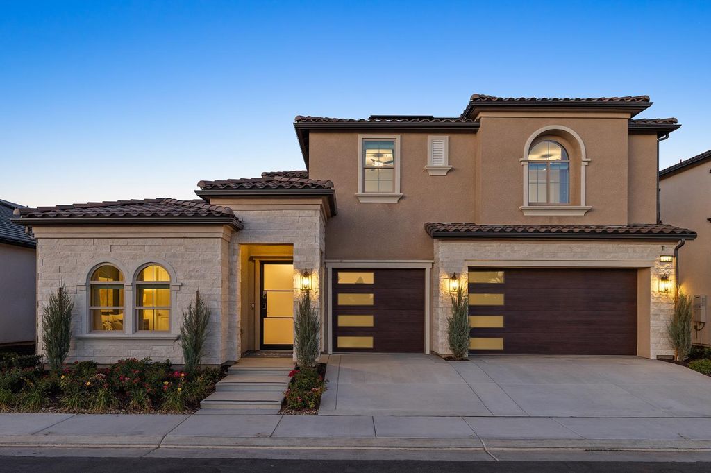 11214 N Via Ravenna Drive, Fresno, CA 93730