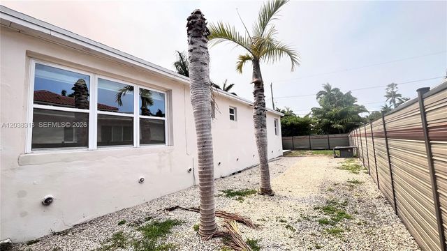 1031 Hollywood Boulevard, Hollywood, FL 33019
