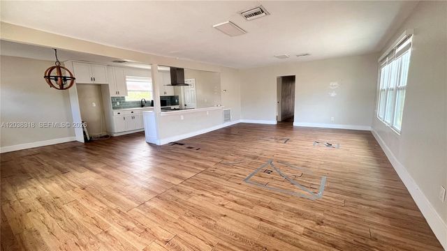 1031 Hollywood Boulevard, Hollywood, FL 33019