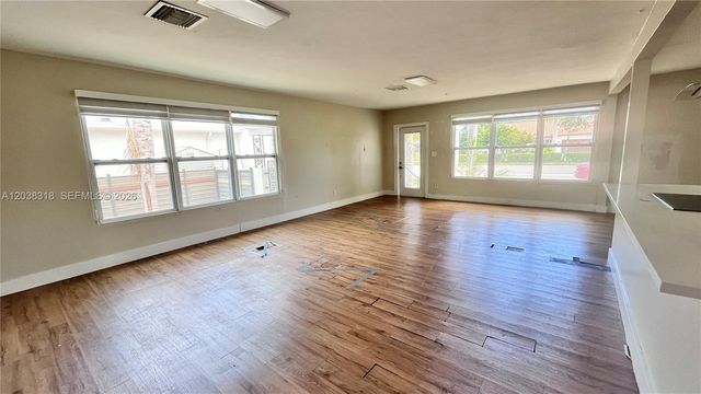 1031 Hollywood Boulevard, Hollywood, FL 33019