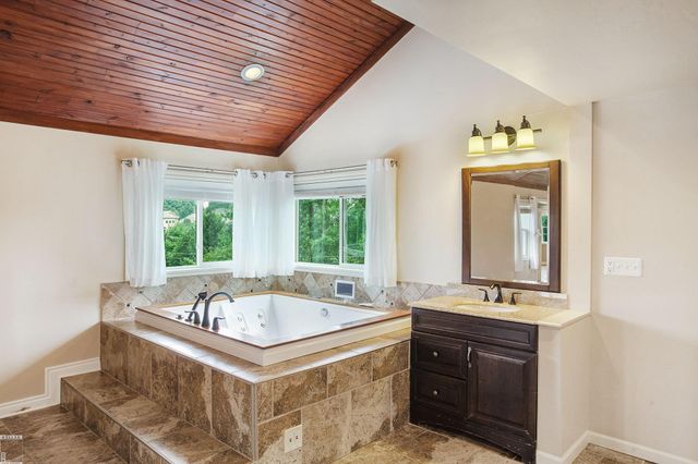 62650 Mound Road, Washington Twp, MI 48094