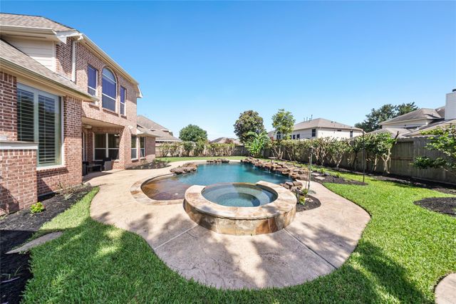 11803 Silverwood Bend Lane, Cypress, TX 77433
