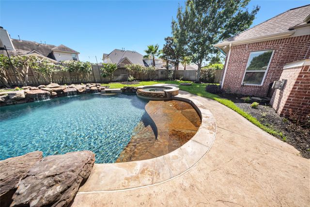 11803 Silverwood Bend Lane, Cypress, TX 77433