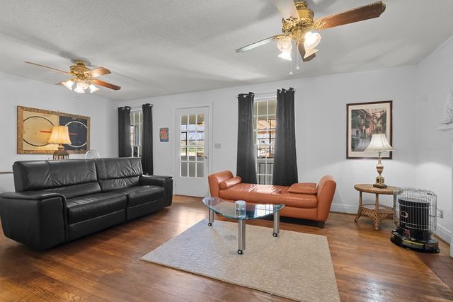 809 N Oakwood Street, Rossville, GA 30741