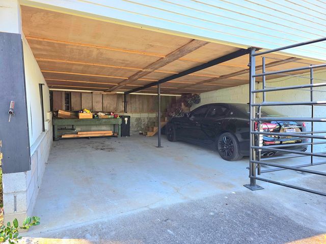 809 N Oakwood Street, Rossville, GA 30741