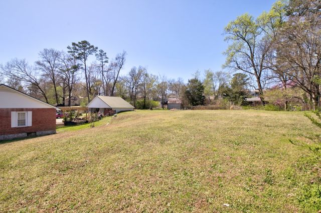 809 N Oakwood Street, Rossville, GA 30741
