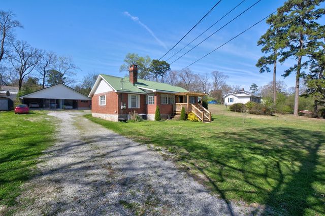 809 N Oakwood Street, Rossville, GA 30741