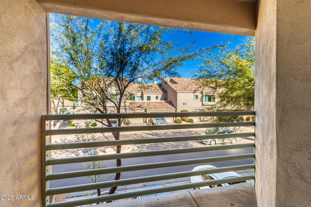 7550 E EARLL Drive 74, Scottsdale, AZ 85251