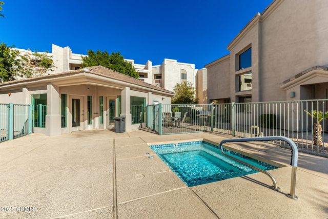 7550 E EARLL Drive 74, Scottsdale, AZ 85251