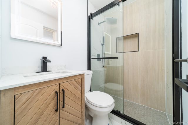 8 Spector Lane, Plainview, NY 11803