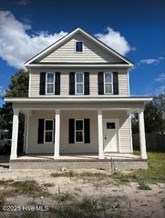 118 Thompson Street, Jacksonville, NC 28540