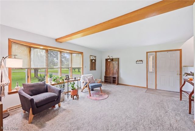 6667 Chestnut Ridge Road, Hubbard, OH 44425