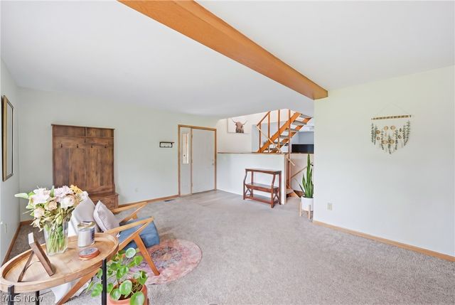 6667 Chestnut Ridge Road, Hubbard, OH 44425