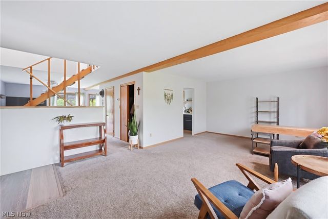 6667 Chestnut Ridge Road, Hubbard, OH 44425