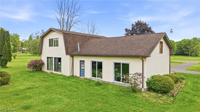 6667 Chestnut Ridge Road, Hubbard, OH 44425