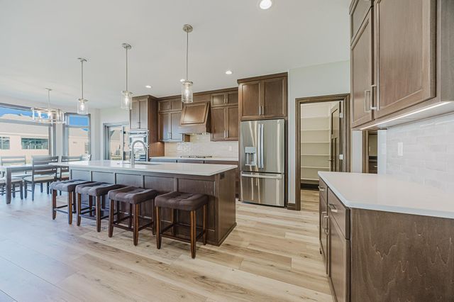 927 50th Avenue W, West Fargo, ND 58078