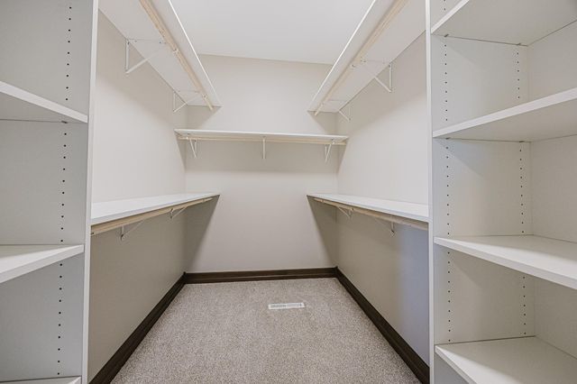 927 50th Avenue W, West Fargo, ND 58078