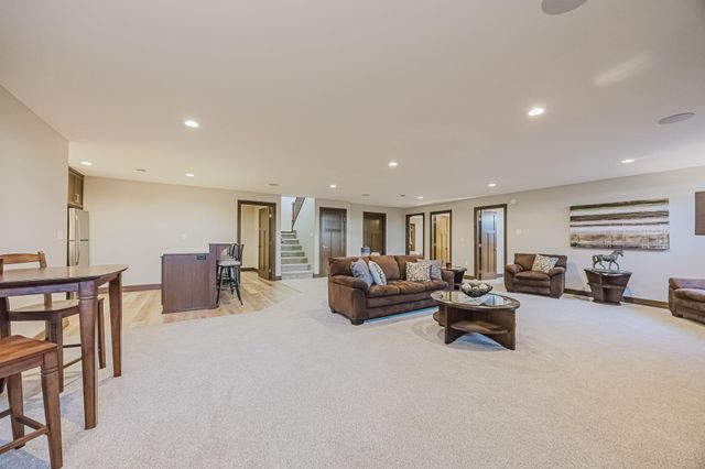 927 50th Avenue W, West Fargo, ND 58078