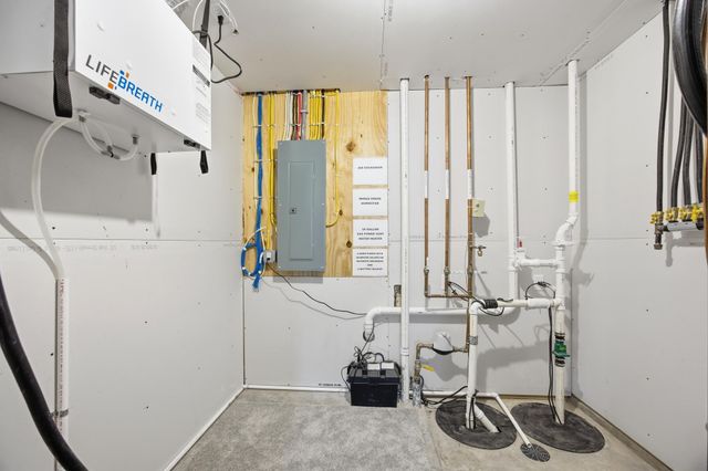 927 50th Avenue W, West Fargo, ND 58078