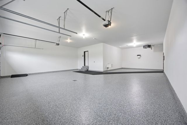 927 50th Avenue W, West Fargo, ND 58078