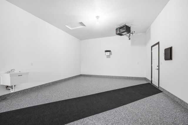 927 50th Avenue W, West Fargo, ND 58078