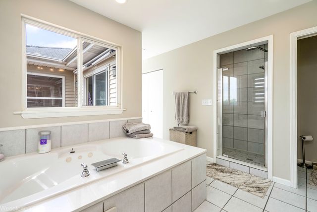 1907 E Grand Avenue, Lindenhurst, IL 60046